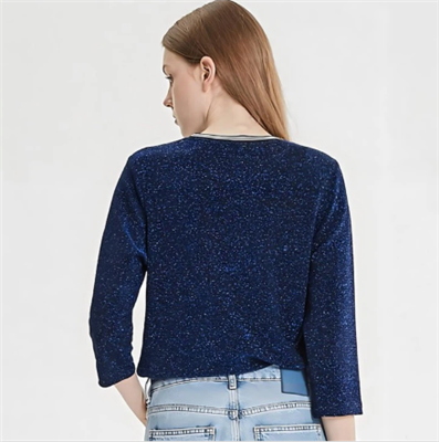 Случайные длинные рукава, необходимая футболка для богинь!